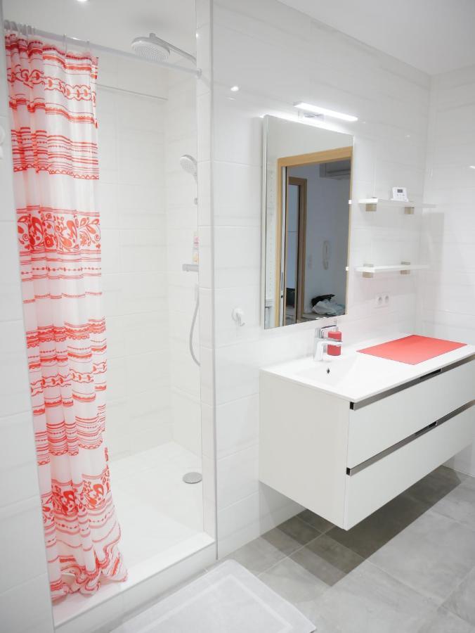 Superbe Appartement En Centre Ville Avec Terrasse Thonon-les-Bains Luaran gambar